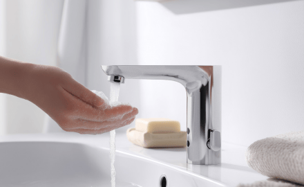 Bezdotykowa bateria umywalkowa z regulacją temperatury Smart Flow, chrom